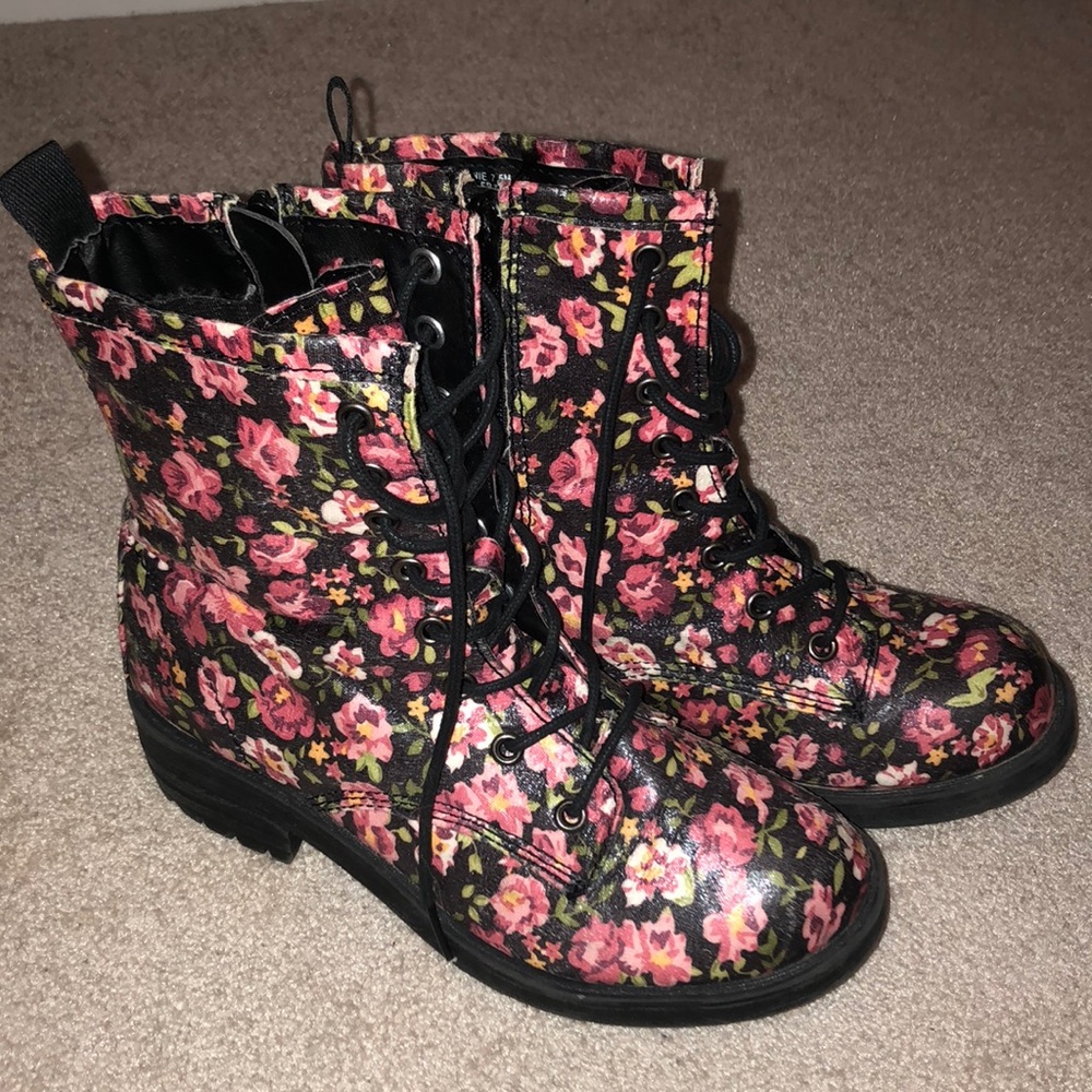 Madden Girl Floral Combat Boots 🖤